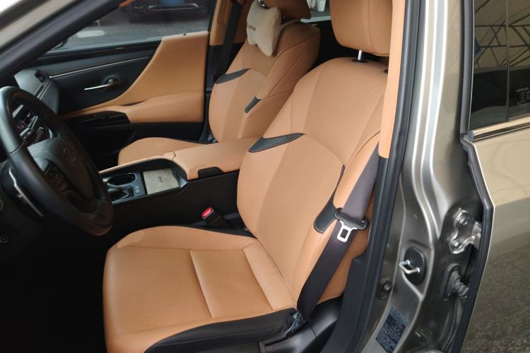 Used Lexus ES 2022 200 Excellence Edition Left Front Seat