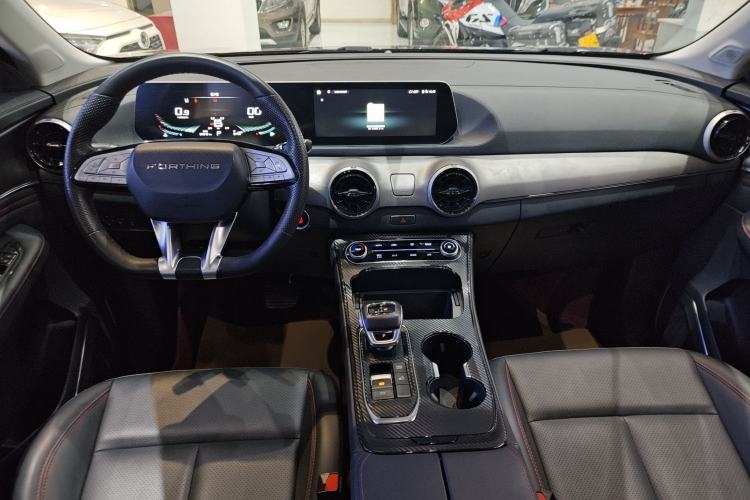 Used FORTHING T5 EVO 2021 1.5TD DCT Diamond Edition Interior 3