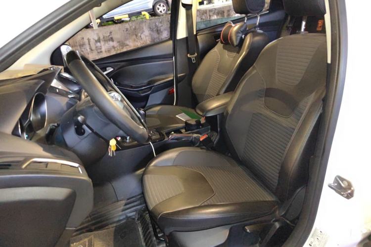 Used Ford Focus 2015 Sedan 1.6L Manual Fashion Edition