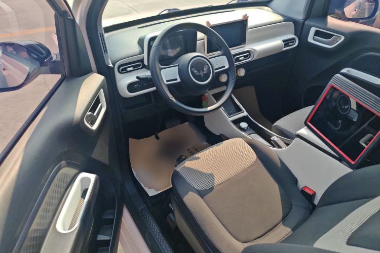 Used Wuling Hongguang MINIEV 2024 3rd Generation 215km Advanced Version
