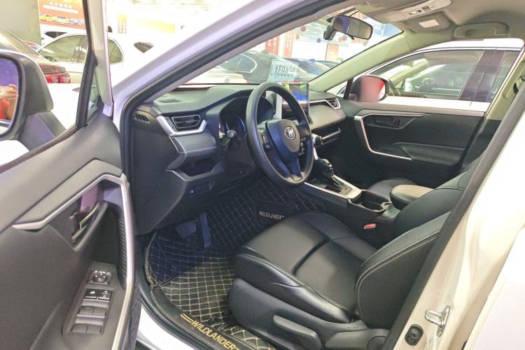 Used Toyota Wildlander 2022 Updated Version 2.0L CVT Two-Wheel Drive Leading Edition
