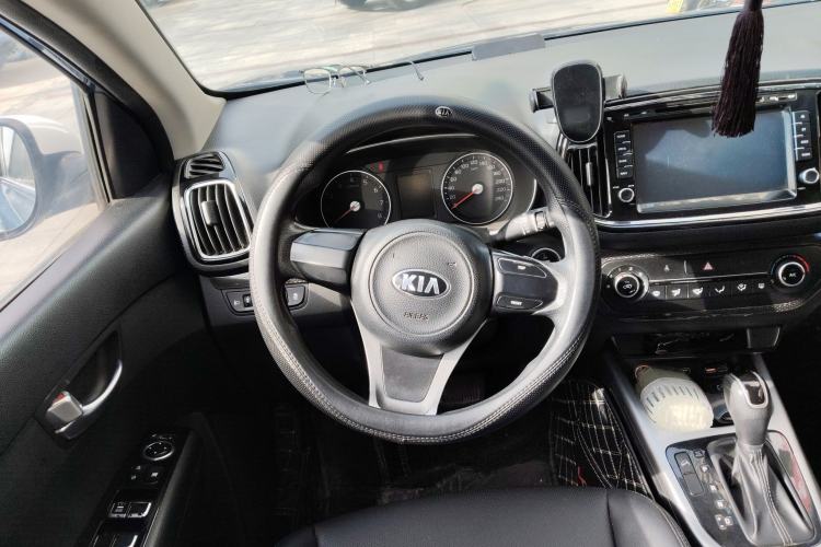 Used Kia KX3 2015 1.6L Automatic Two-Wheel Drive DLX Steering Wheel
