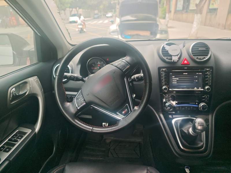 Used Haval H6 2015 Upgraded Model 1.5T Manual Two-Wheel Drive Elite Version — 6
