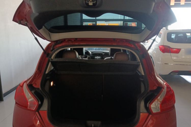 Used Nissan Tiida 2013 1.6L CVT Cool Cafe Edition Trunk