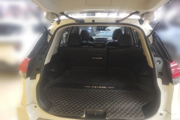 Used Nissan X-Trail 2023 Classic 2.0L Two-Wheel Drive Smart Connect Premium Edition Trunk