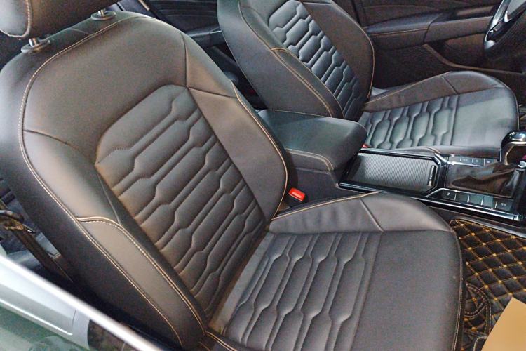 Used Volkswagen Passat 2019 330TSI Elite Edition China VI Right Front Seat