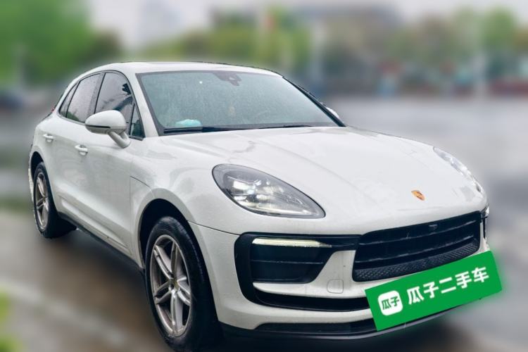 Used Porsche Macan 2022 Macan 2.0T Front Right 45 Deg