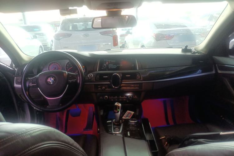 Used BMW 5 Series 2014 525Li Luxury Design Package Center Console