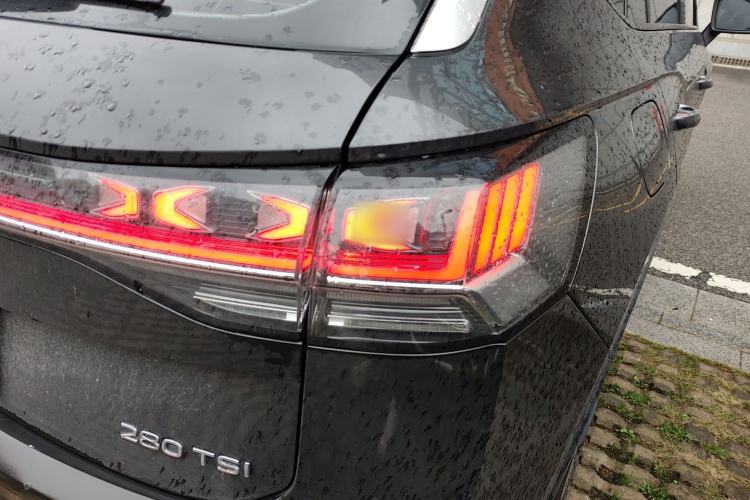 Used Volkswagen Tayron 2023 280TSI Two-Wheel-Drive Luxury Plus Advanced Version Right Rear Taillight