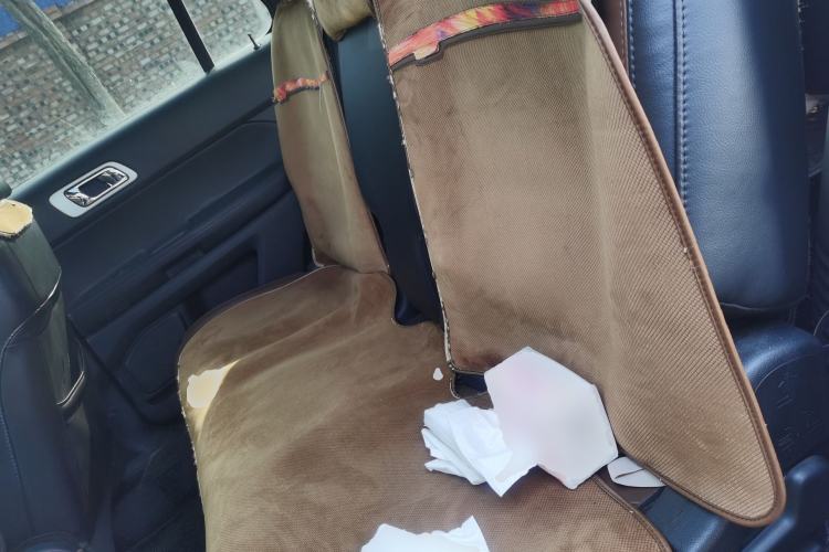 Used Ford Explorer 2013 3.5L Deluxe Model
