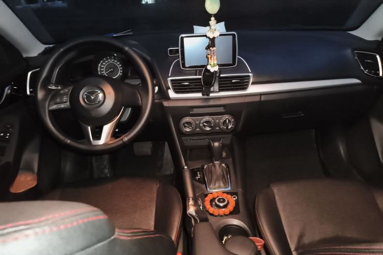 Used Mazda Mazda 3 Axela 2016 Sedan 1.5L Automatic Comfort Model
