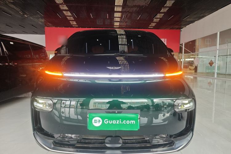 Used Geely Galaxy LEVC L380 2024 140-Degree 6-Seater All-Wheel-Drive Ultra