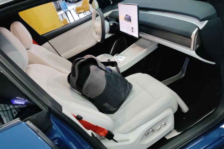 Used ONVO L60 2024 60 kWh Rear-Drive Version