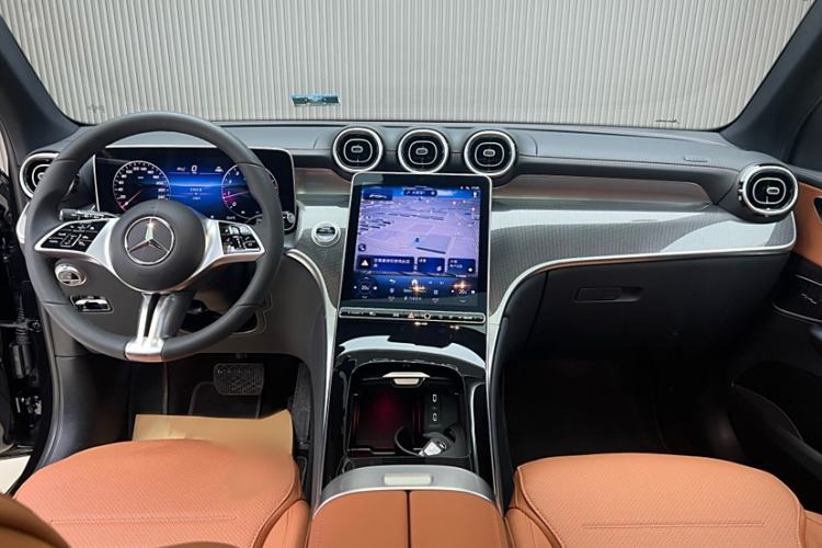 Used Mercedes-Benz GLC 2025 GLC 260 L 4MATIC Dynamic Edition