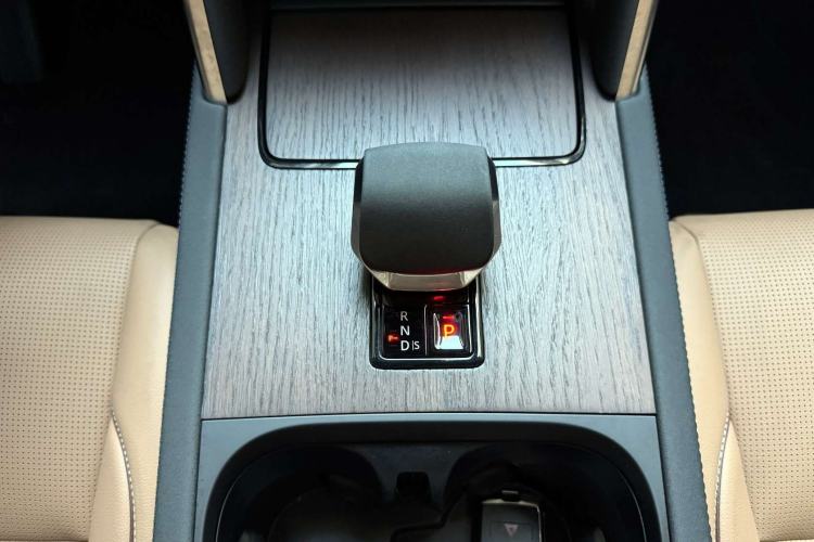 Used Land Rover Discovery Sport 2024 Performance Tech Edition Gear Lever