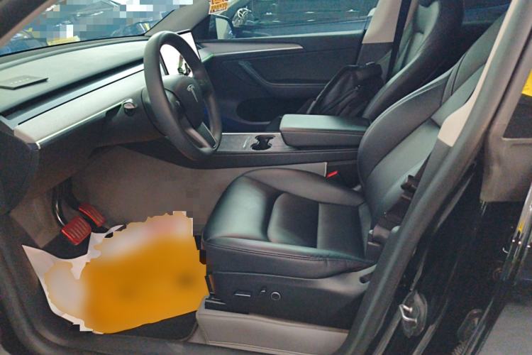 Used Tesla Model Y 2023 Rear-Wheel-Drive Version Left Front Seat