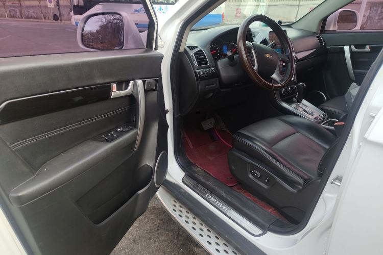 Used Chevrolet Captiva 2015 2.4L 4x4 Flagship Edition 7-Seater