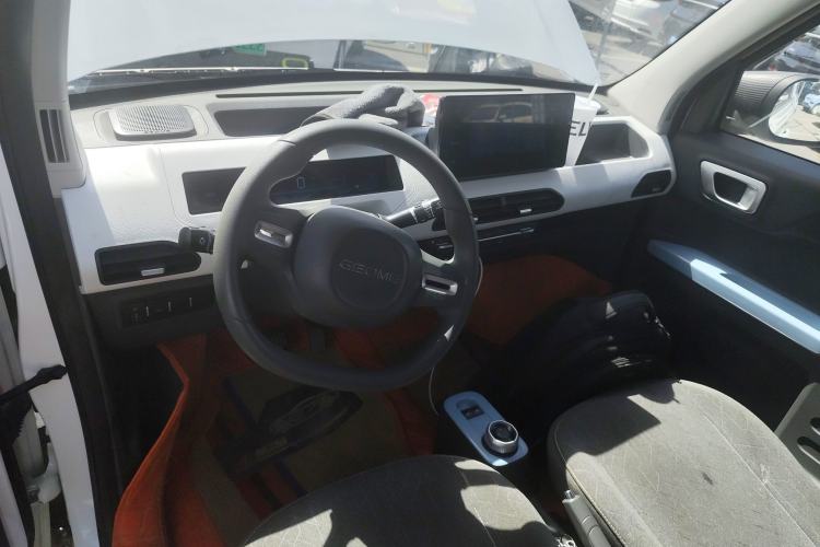 Used Geely Galaxy Panda 2024 Panda Mini 200km Endurance Bear
