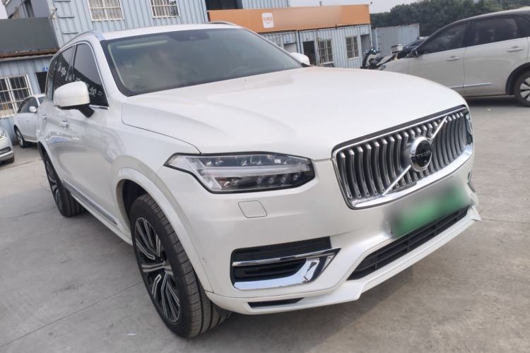 Used Volvo XC90 New Energy 2020 Facelift E-Drive Hybrid T8 Luxury Prestige 7-Seater Front Right 45 Deg