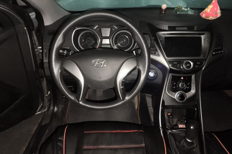 Used Hyundai Elantra (5th Generation / Langdong) 2015 1.6L Manual Leading Model Steering Wheel