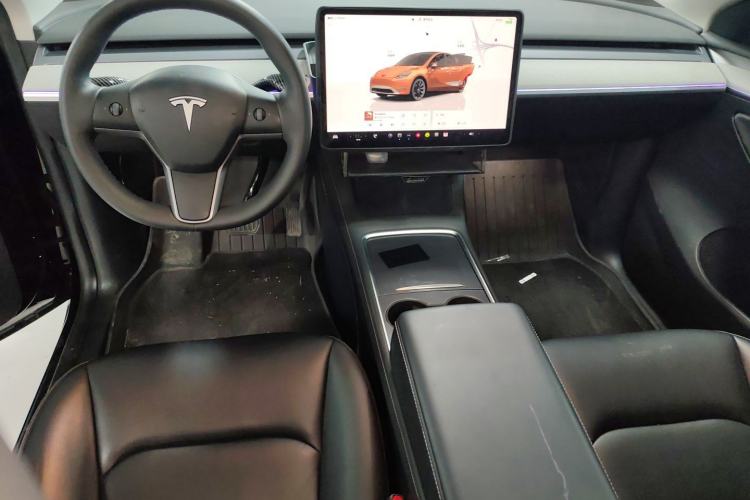 Used Tesla Model Y 2023 Rear-Wheel-Drive Version Center Console