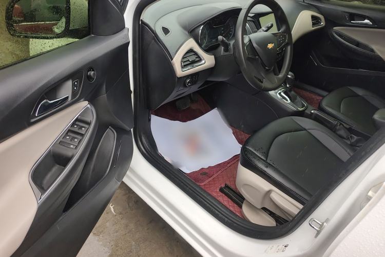 Used Chevrolet Cruze 2015 1.5L Automatic Luxury Edition Driver Seat