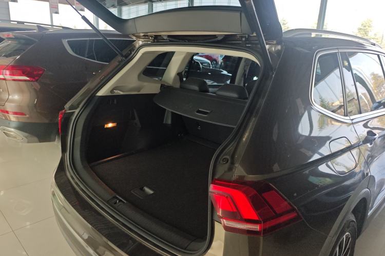 Used Volkswagen Tiguan L 2017 330TSI Automatic Two-Wheel Drive Luxury Edition
