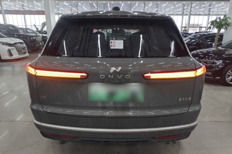 Used ONVO Luxeed L90 2025 Model—Max Six-Seater Version
