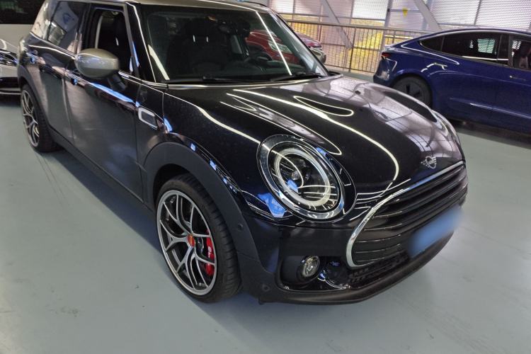 Used MINI Clubman 2023 Refresh 1.5T COOPER Connoisseur Front Right 45 Deg