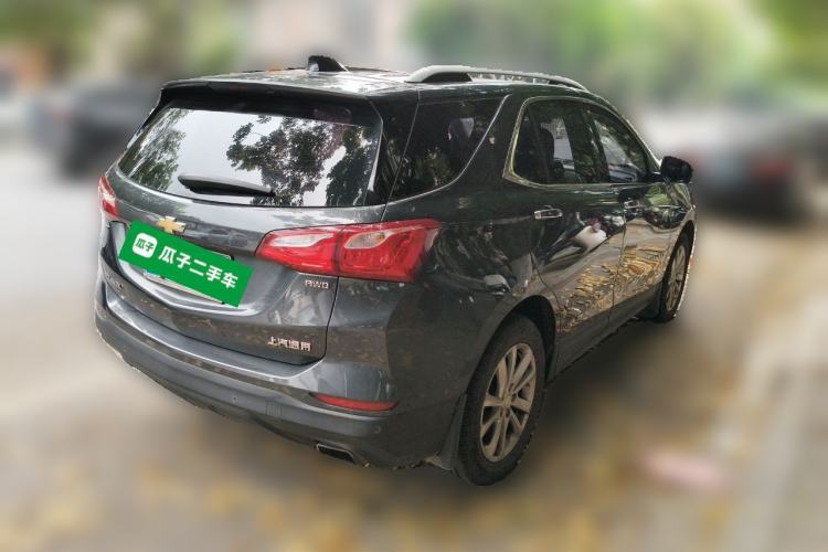 Used Chevrolet Equinox 2017 550T Automatic All-Wheel-Drive Top-Tier Version Rear Right 45 Deg