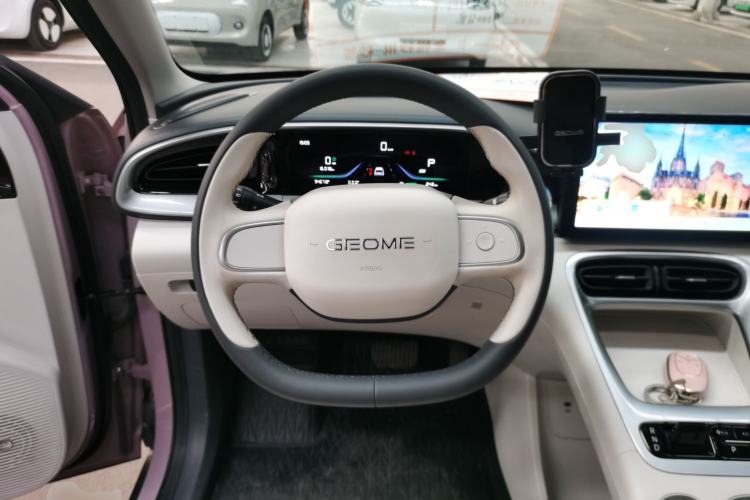 Used Geely Galaxy Geome 2025 410 km Free Version