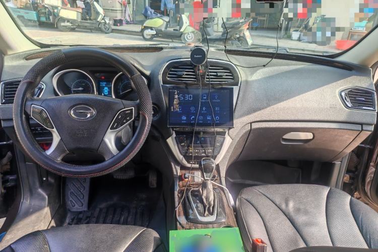 Used GAC Trumpchi GS5 Super 2015 1.8T Automatic Two-Wheel Drive Luxury Edition Center Console