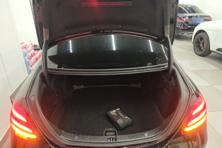 Used Mercedes-Benz E-Class 2019 E 260 L
