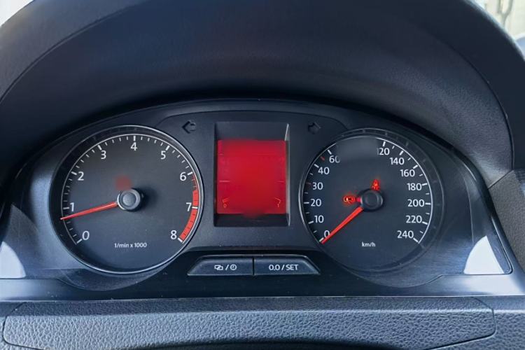 Used Volkswagen Santana 2015 1.6L Manual Fashion Edition
