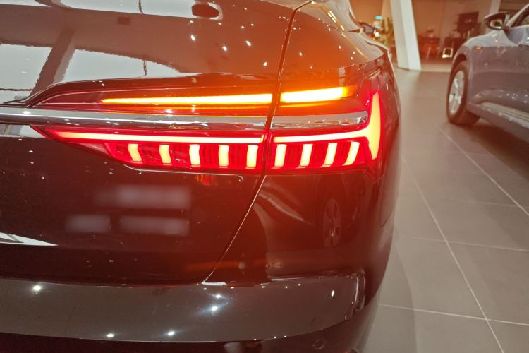 Used Audi A6L 2022 40 TFSI Luxury Dynamic Model Right Rear Taillight