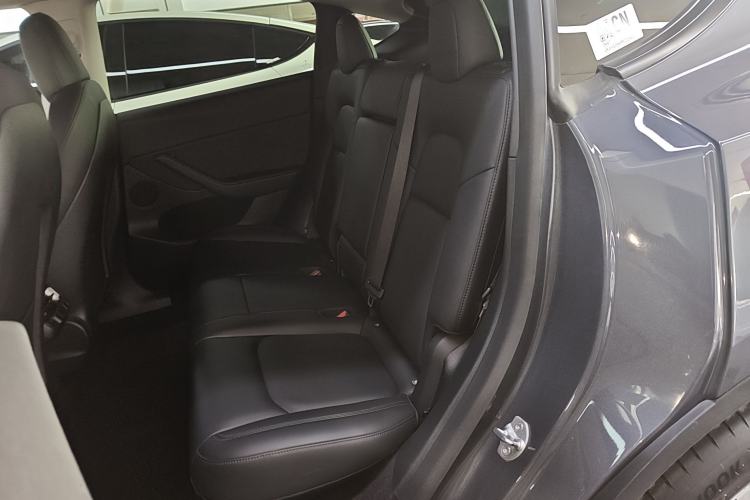 Used Tesla Model Y 2021 Long-Range All-Wheel-Drive Version 3D7