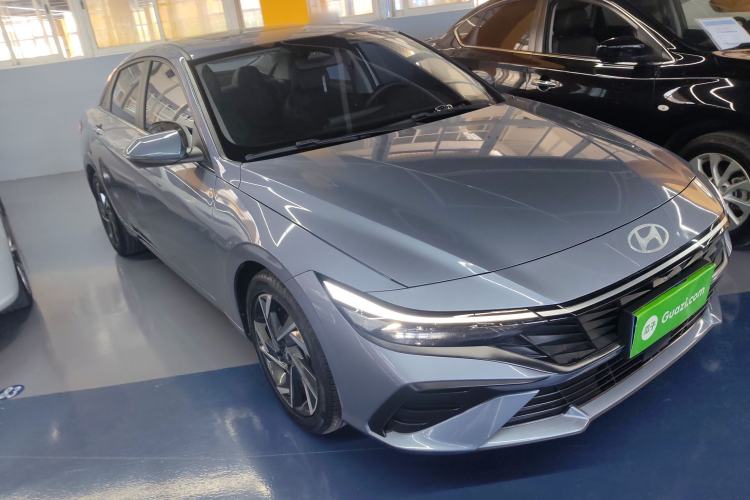 Used Hyundai Elantra 2023 1.5L CVT LUX Prestige Edition
