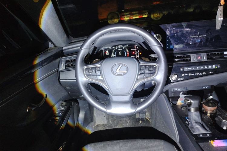 Used Lexus ES 2023 200 Excellence Edition
