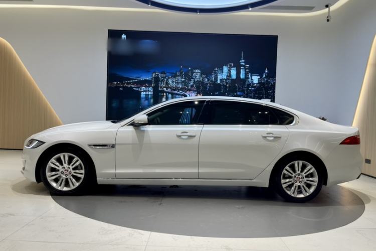Used Jaguar XFL 2018 XFL 2.0T 250 PS Premium Edition
