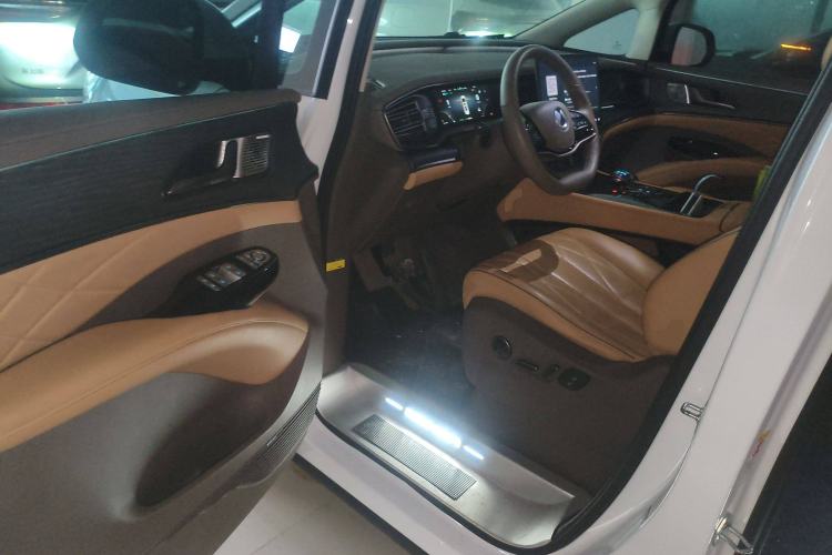 Used Denza D9 2022 DM-i 970 Four-Wheel Drive Flagship Model