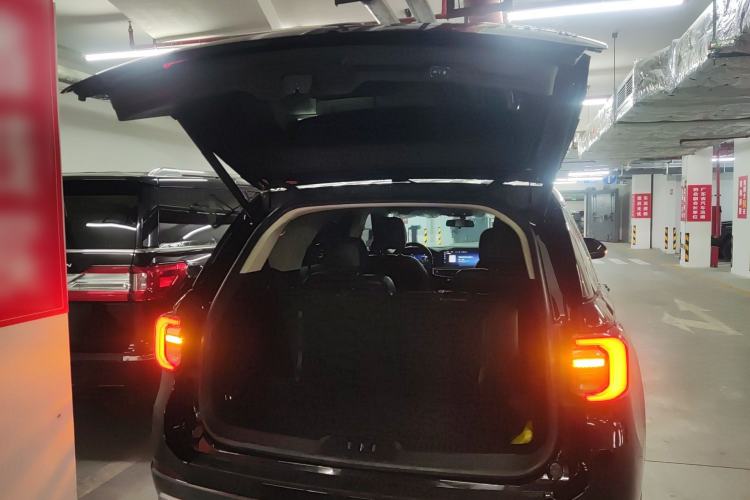 Used Ford Explorer 2023 EcoBoost 285 Rear-Drive Stylish Edition 6 Seats Trunk