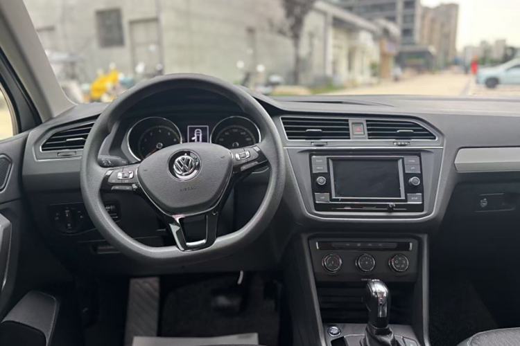Used Volkswagen Tiguan L 2019 330TSI Automatic Two-Wheel Drive Luxury Edition China VI Standard