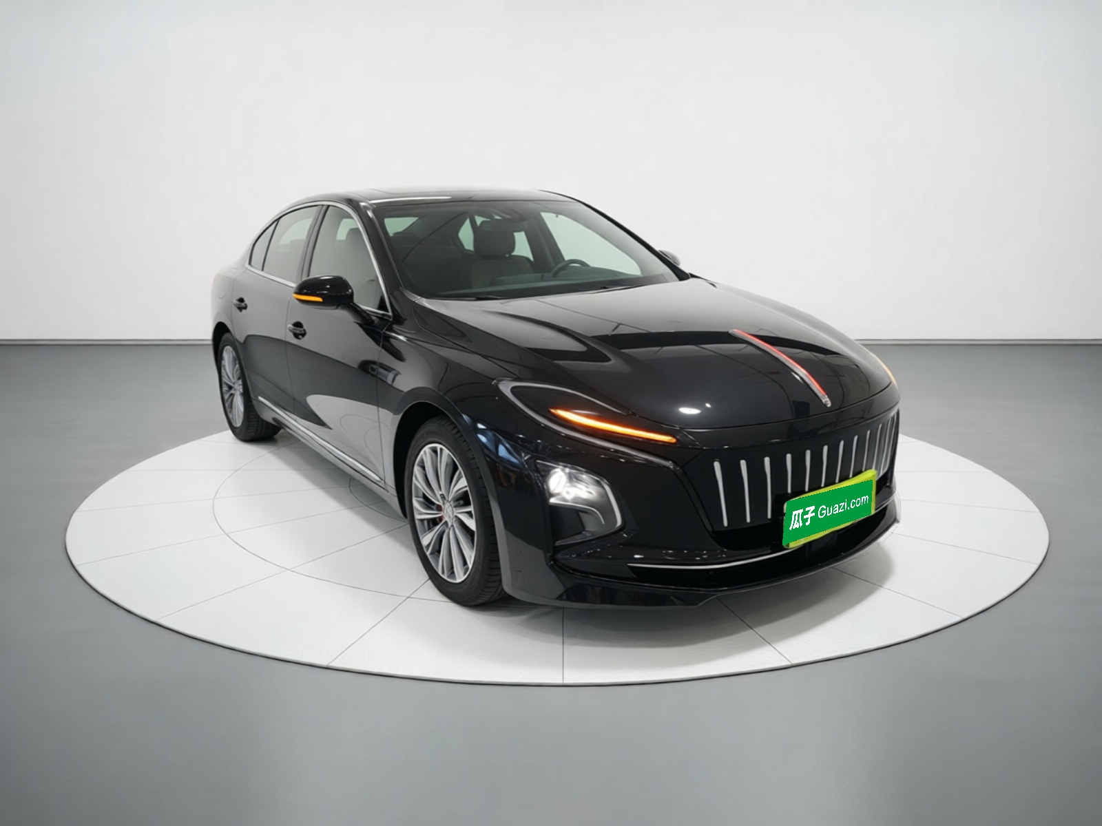 Hongqi E-QM5 2024 610 km PLUS — снимка 3