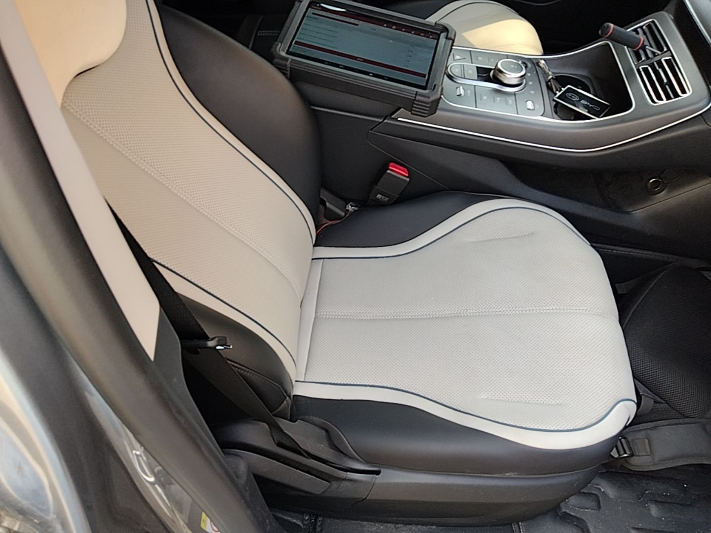 BYD Destroyer 05 2024 HONOR Edition DM-i 55KM Luxury Model — снимка 19