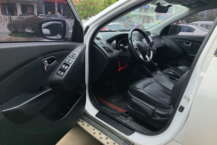 Used Hyundai ix35 2015 2.0L Automatic 2WD Smart Version China V Standard