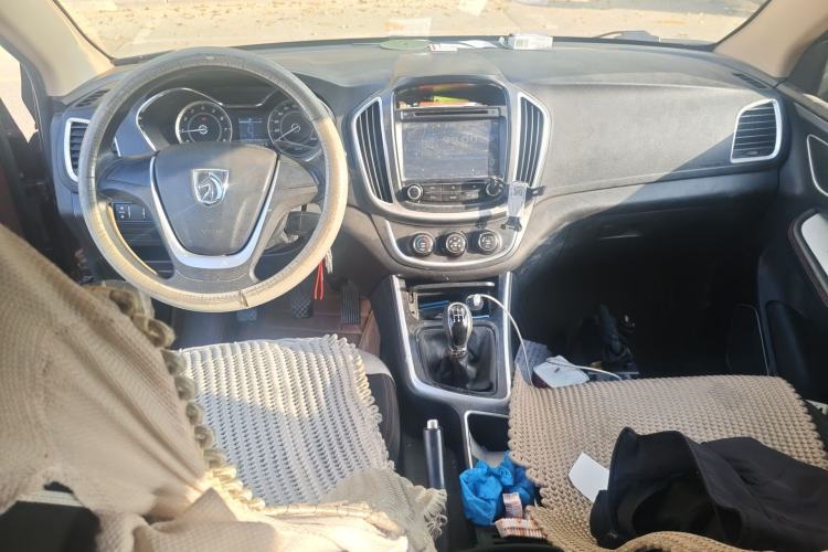 Used Baojun 560 2015 1.8L manual Comfort trim level