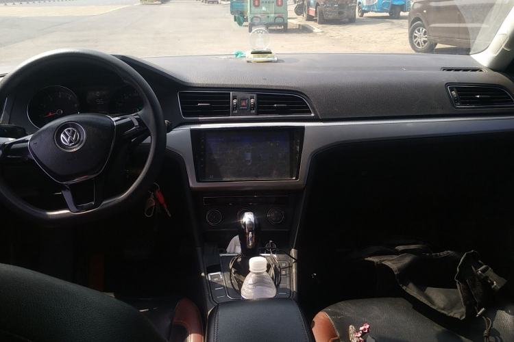 Used Volkswagen Lamando 2018 230TSI DSG Fashion Edition Center Console