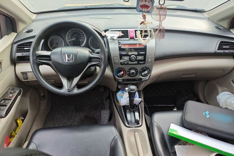 Used Honda City Classic 2012 1.5L Automatic Elite Edition Center Console