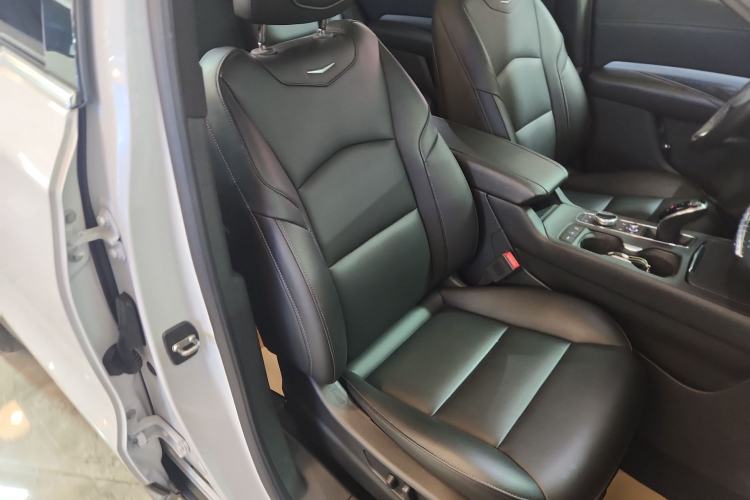 Used Cadillac XT4 2020 28T Two-Wheel-Drive Leading Version
