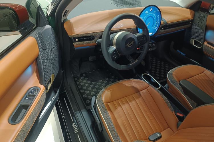 Used MINI Electric COOPER 2025 456km COOPER E Classic Style